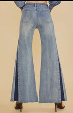 Load image into Gallery viewer, Ari Flare Jean
