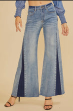 Load image into Gallery viewer, Ari Flare Jean
